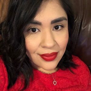 Meet your Posher, Cynthia